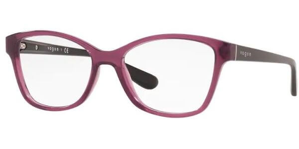 Dioptrické brýle Vogue model 2998, barva obruby fialová čirá lesk, stranice černá lesk, kód barevné varianty 2761. 