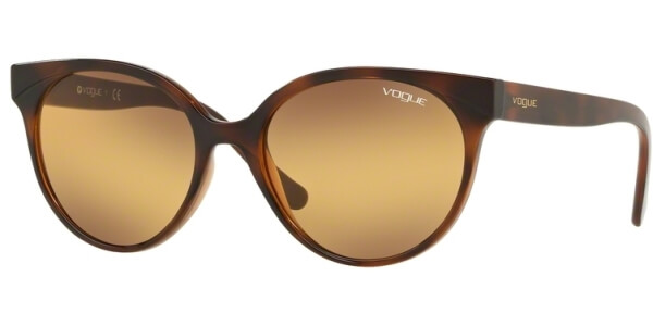 Sluneční brýle Vogue model 5246S, barva obruby hnědá lesk, čočka hnědá gradál, kód barevné varianty 23860L. 
